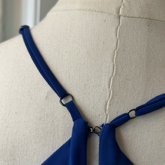 BCBGeneration blue mini dress v neck line - Picture 6 of 8